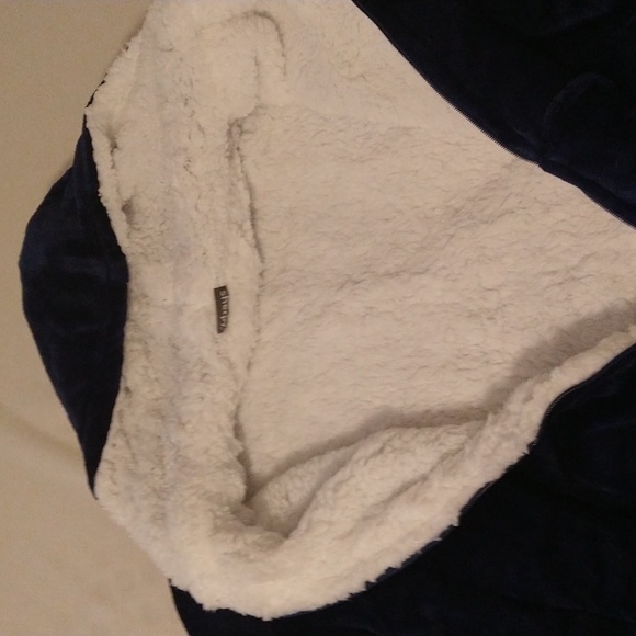 Knee Length Robe - Picture 3 of 10